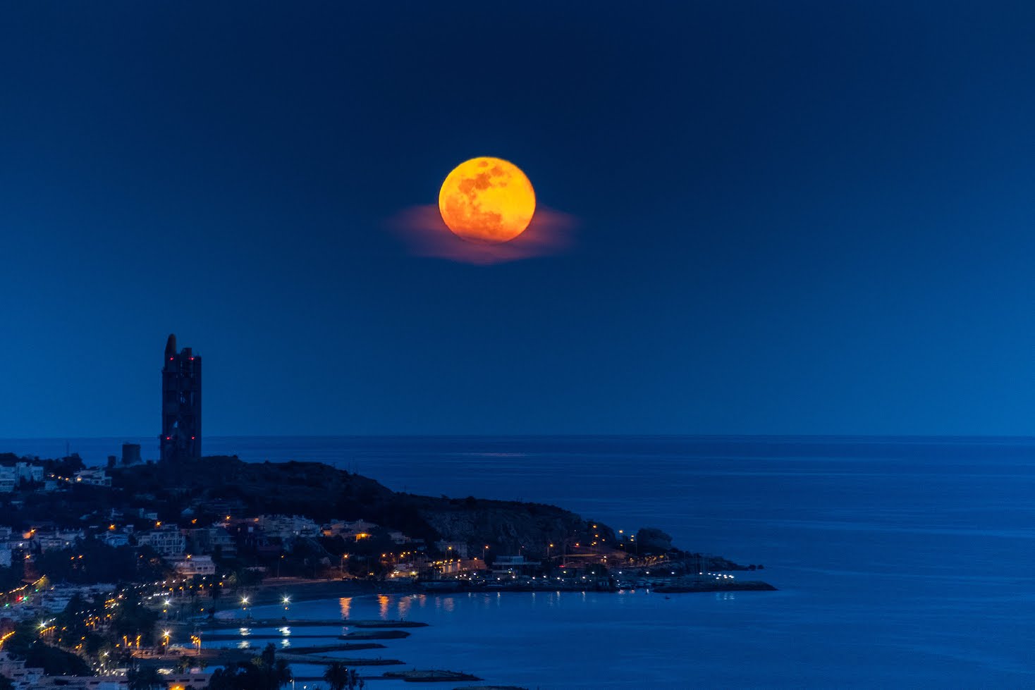 Málaga Full Moon